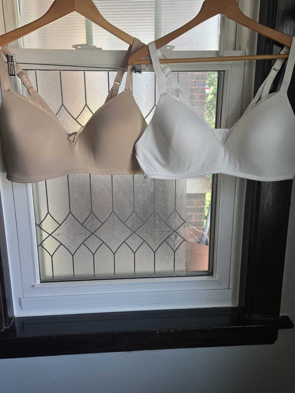 Aerie Wireless Lightly Lined Bra Nude Beige Lace Trim Comfort Wire Free